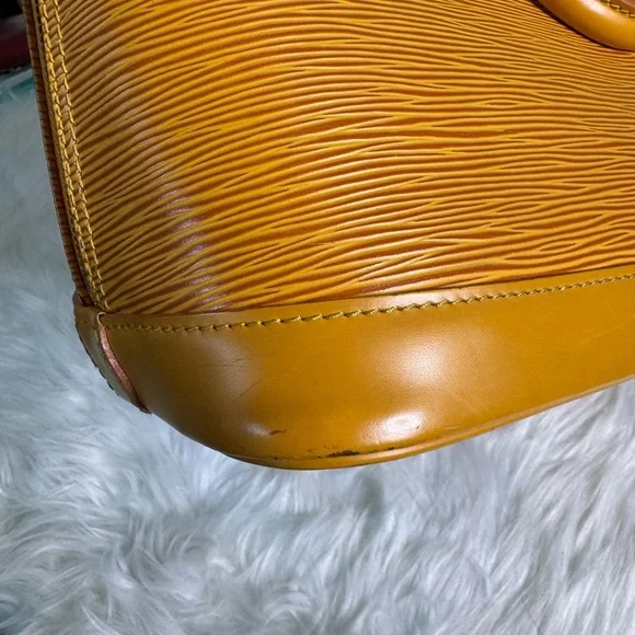 SOLD LV Alma Yellow Epi Leather Handbag - Picture 5 of 17